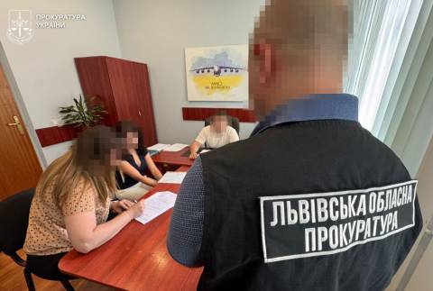 Чиновниць Львівської мерії викрили на привласненні мільйона гривень та фіктивному бронюванні