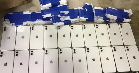 Американець надіслав поштою мешканцю Львівщини 20 контрабандних телефонів Apple