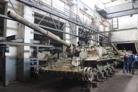 Через корупцію на Львівському бронетанковому заводі втрачено більше 14 мільйонів