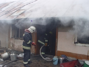 Двоє людей постраждали у пожежі на Львівщини, одна з них загинула
