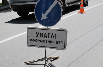На перехресті у Львові правоохоронці потрапили у ДТП