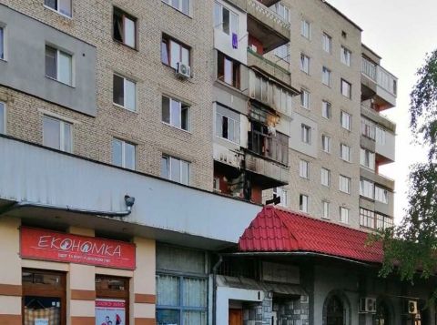 8 рятувальників гасили пожежу у багатоповерхівці в Червонограді