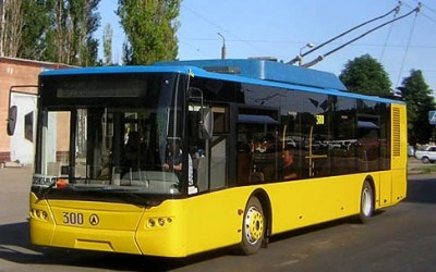 Тролейбус №11 припинив рух через незадовільний стан дорожнього покриття на вулиці Зеленій