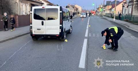 Поблизу Львова водій мікроавтобуса на смерть збив велосипедиста