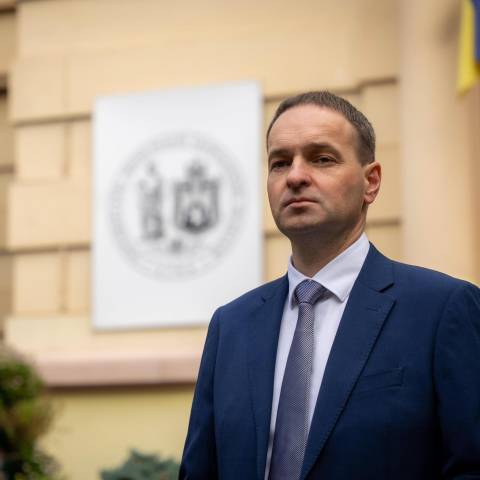 Ректор Львівського медуніверситету зібрав 400 тисяч готівки