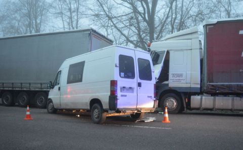 На трасі Львів – Шегині в ДТП постраждали пішохід та двоє пасажирів авто