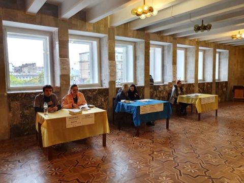 За попередніми підрахунками, явка виборців на Львівщині склала 10%