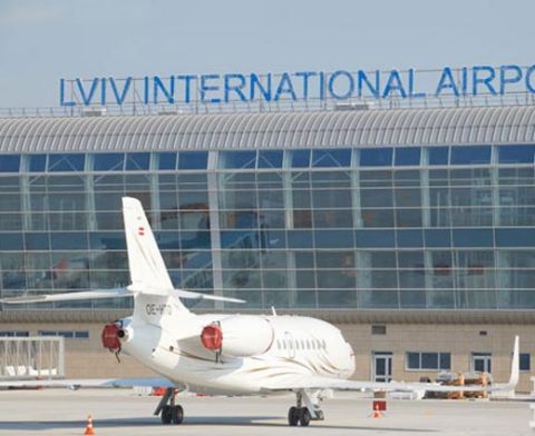 Злітно-посадкова смуга Львівського аеропорту готова