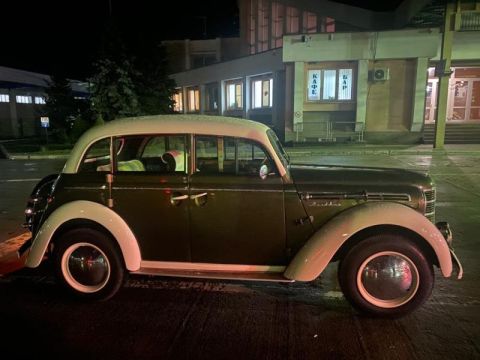 У Краківці прикордонники затримали ретро-авто 1955 року випуску