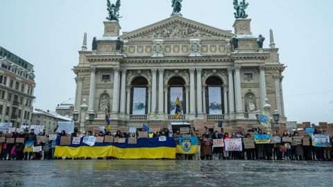 У Львові рідні полонених захисників Азовсталі влаштували акцію підтримки