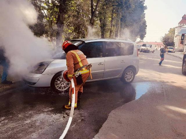 У Сокалі зайнялася автівка Renault Espace