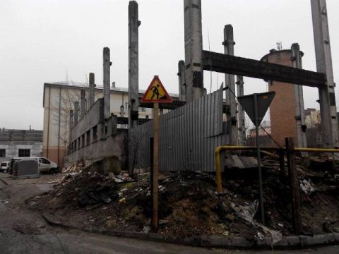 У Львові зносять незаконну забудову на проспекті  Чорновола