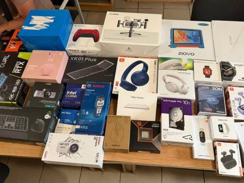 У Краківці виявили контрабанду техніки Apple, Xiaomi, Huawei на 600 тисяч гривень