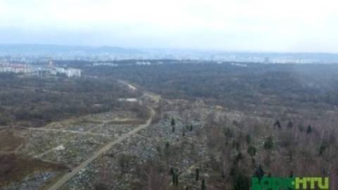 У Львові планують запустити безплатну маршрутку по території Голосківського цвинтаря