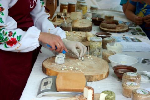 Фестиваль сиру у Винниках відвідали майстри сировання з різних міст Прикарпаття та Закарпаття