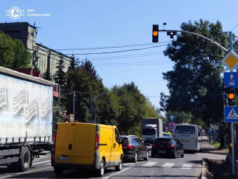 На перехресті Шевченка – Брюховицька у Львові запрацював новий світлофор