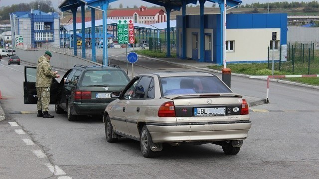 На Львівщині чоловік хотів перетнути кордон за паспортом сина