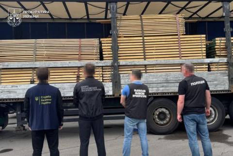 Контрабанда пиломатеріалів у Польщу: львівському підприємцю повідомлено про підозру