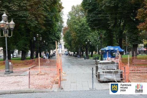Міськрада передбачила більше 8 мільйонів на ремонт тротуарів у центрі Львові