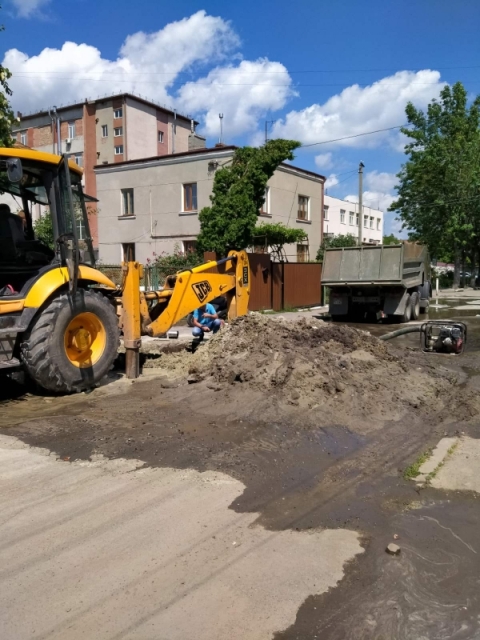 У Львові вимагають відремонтувати дорогу та замінити водогін на вулиці Східній