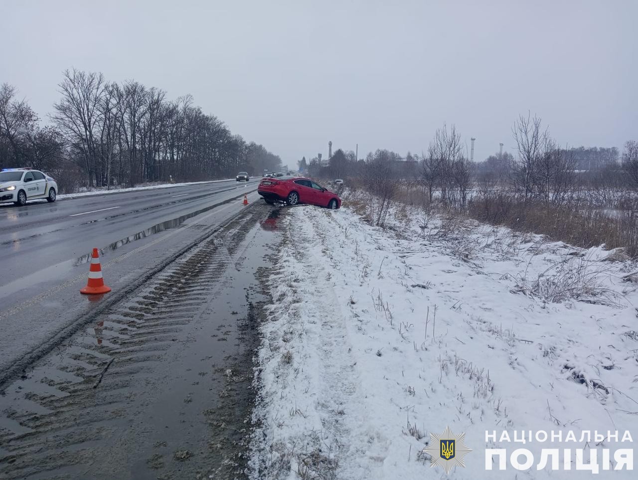 На трасі Київ – Чоп у ДТП постраждали водії вантажівки та легковика