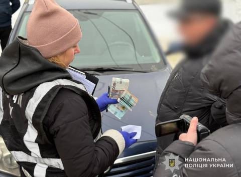 Експосадовця та депутата зі Стрийщини викрили на хабарі у 5500 доларів за вплив на ТЦК