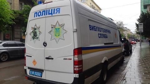 У Львові замінували готель та аеропорт