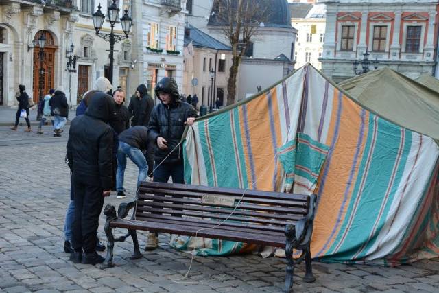 Львівську мерію окупували наметами