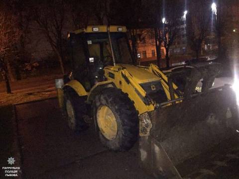 Львовом роз'їжджав п'яний тракторист