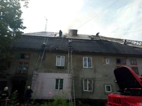 У Бориславі через пожежу надзвичайники евакуювали 15 мешканців будинку