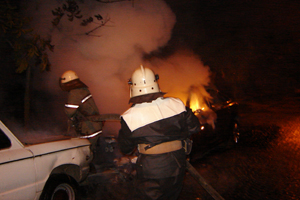 Вчора рятувальники тричі гасили автомобільні пожежі