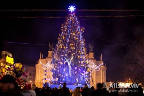 Головну ялинку Львова відкриють завтра на проспекті Свободи