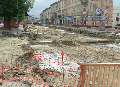 Садовий погрожує масштабними ремонтами доріг у Львові наступного року