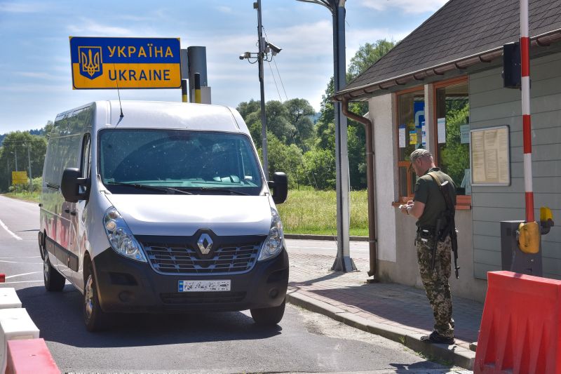 На кордоні з Польщею – черги з 15 авто