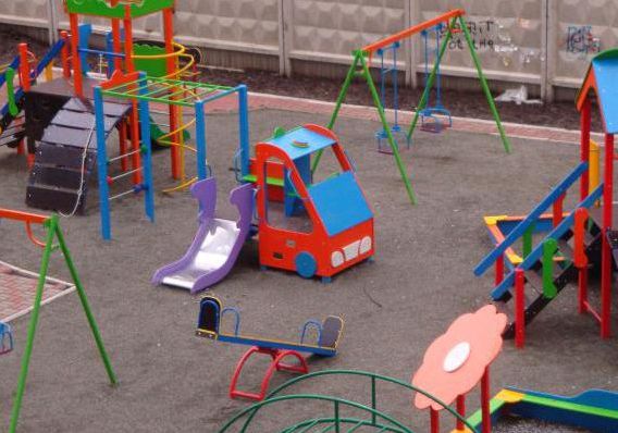 У Львові відкрили новозбудований дитячий майданчик