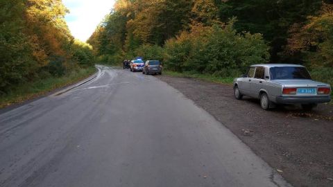 На Стрийщині водій Ford Focus в'їхав у дерево і загинув
