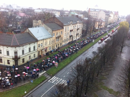 У Львові на проспекті Чорновола через студентську колону можливе ускладнення руху