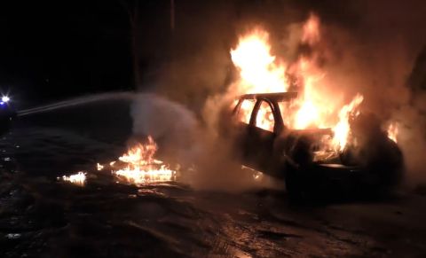 У Львові вщент згоріло припарковане авто