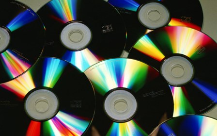 У Львові вилучили 210 контрафактних компакт-дисків