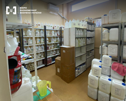 На Львівщині ліквідували підпільне виробництво рідин для електронних сигарет