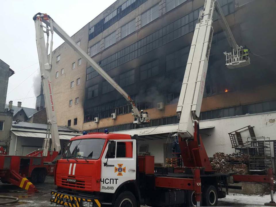 У Львові зайнявся завод Електрон