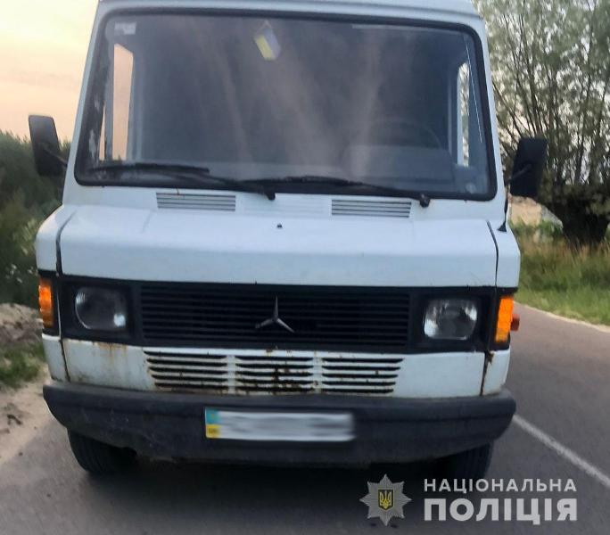 На Львівщині водій Mercedes-Benz збив підлітка