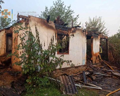 На Золочівщині згорів житловий будинок та 5 тонн кормів