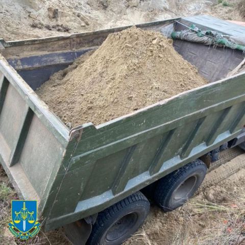 На Яворівщині незаконно видобували пісок