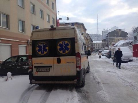 У Львові двоє людей потрапили до лікарні через отруєння чадним газом