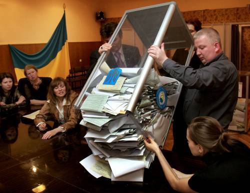 ЦВК обробила 47.97% бюлетенів – у Порошенка 53,85% голосів