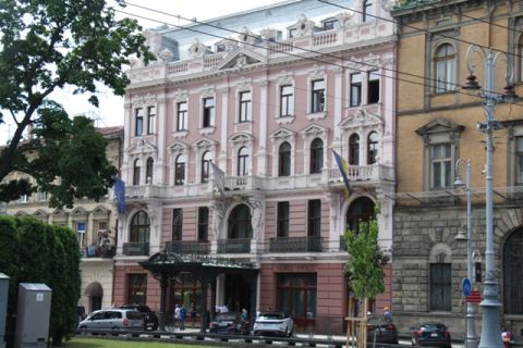 Львівським готелям скасували туристичний збір до кінця року