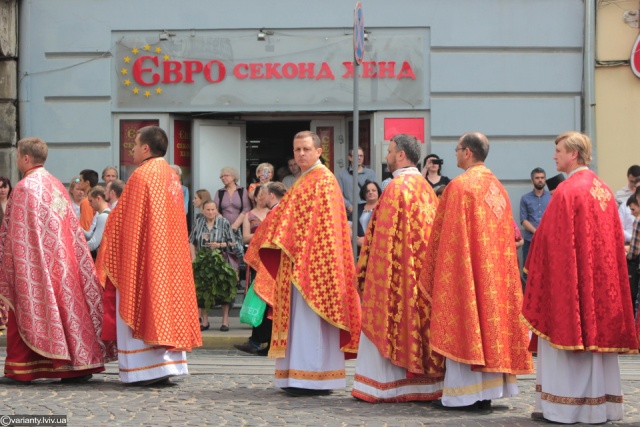 Всіх священників Львова планують перевірити на коронавірус