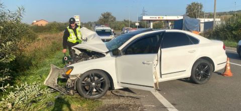 На Стрийщині у ДТП постраждали водій та пасажир Toyota Camry