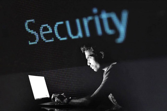 Захищаємо особисту та робочу інформацію на ноутбуці від атаки хакерів